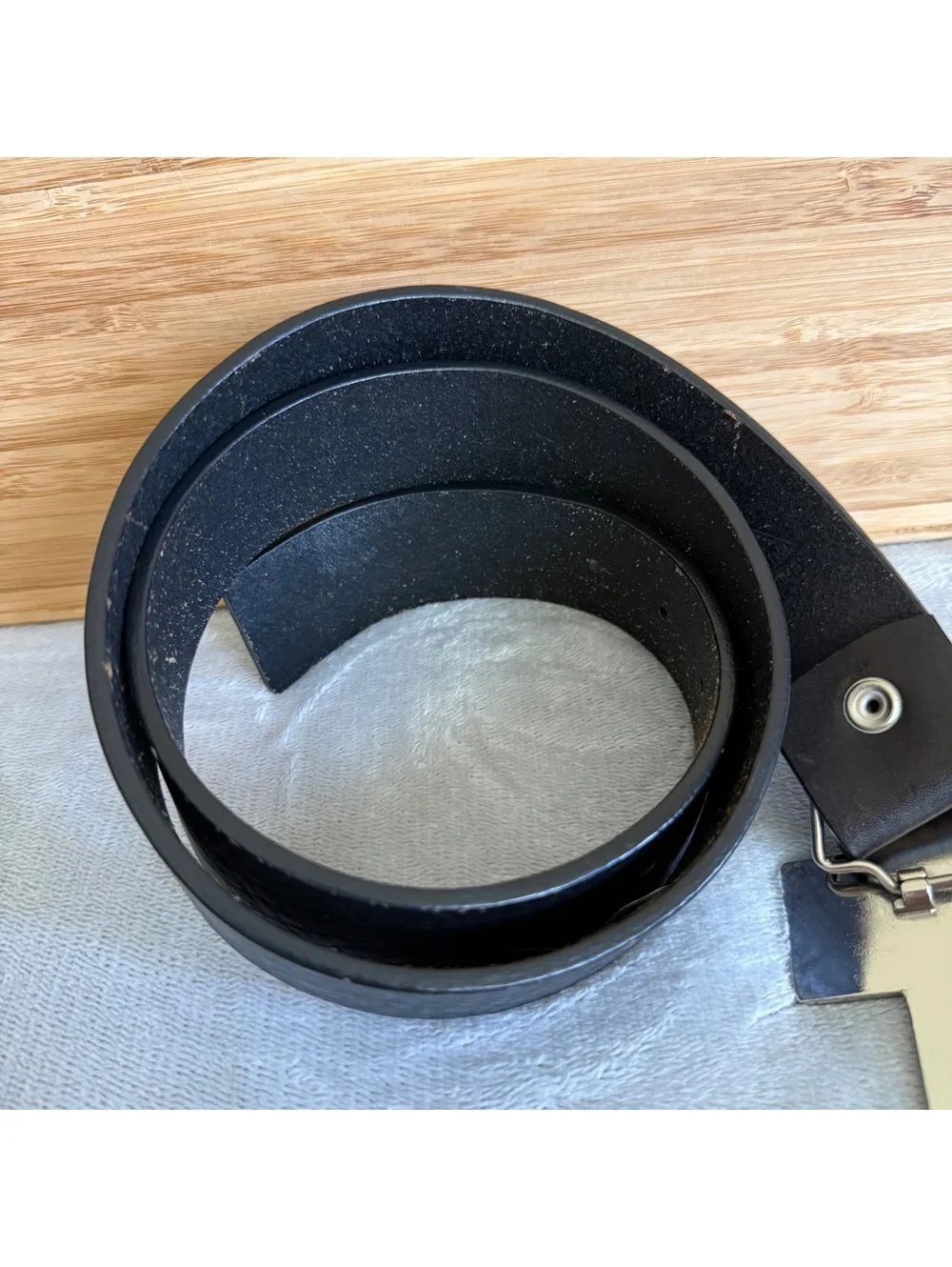 Vintage GUESS Black Genuine Leather Belt Brushed Silver G Cross Buckle Sz 32